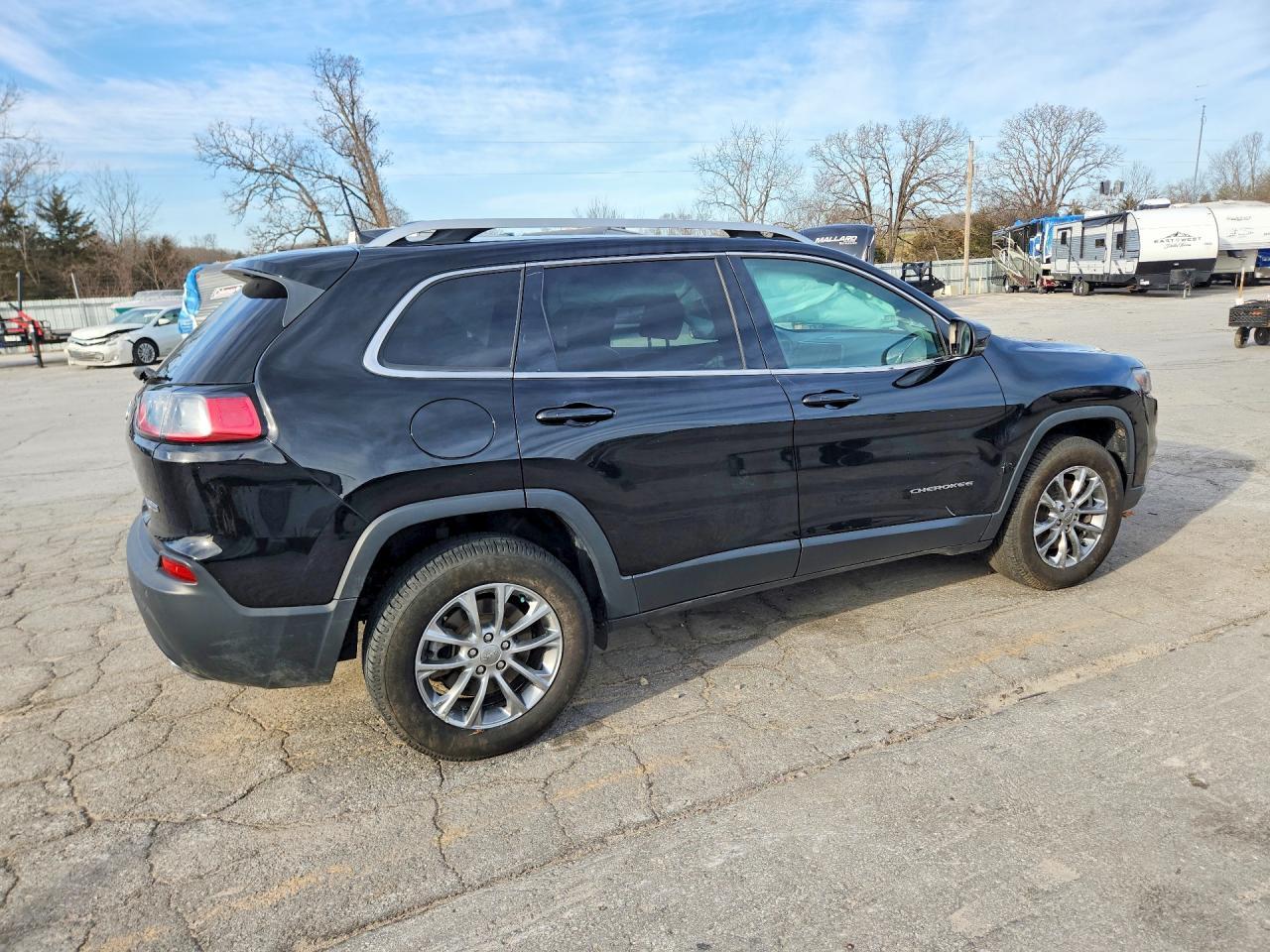 2019 Jeep Cherokee Latitude Plus - Фото 3