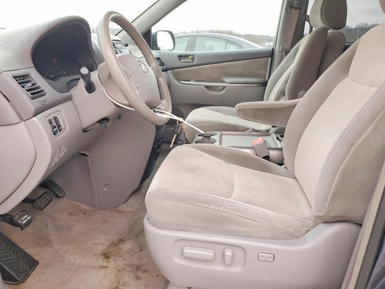 2007 Toyota Sienna - Фото 7