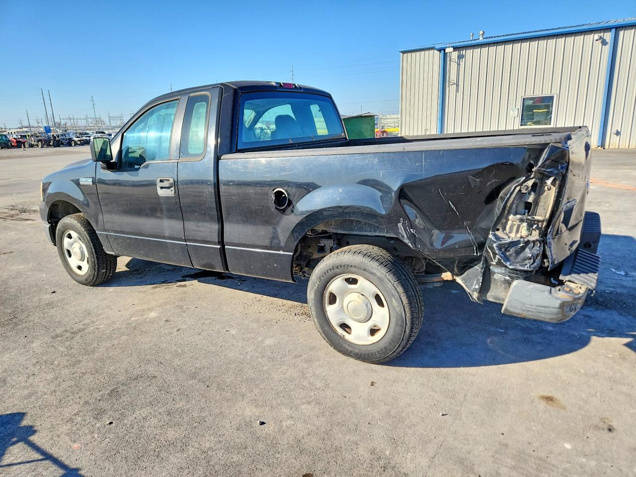 2005 Ford F150 - Image 2
