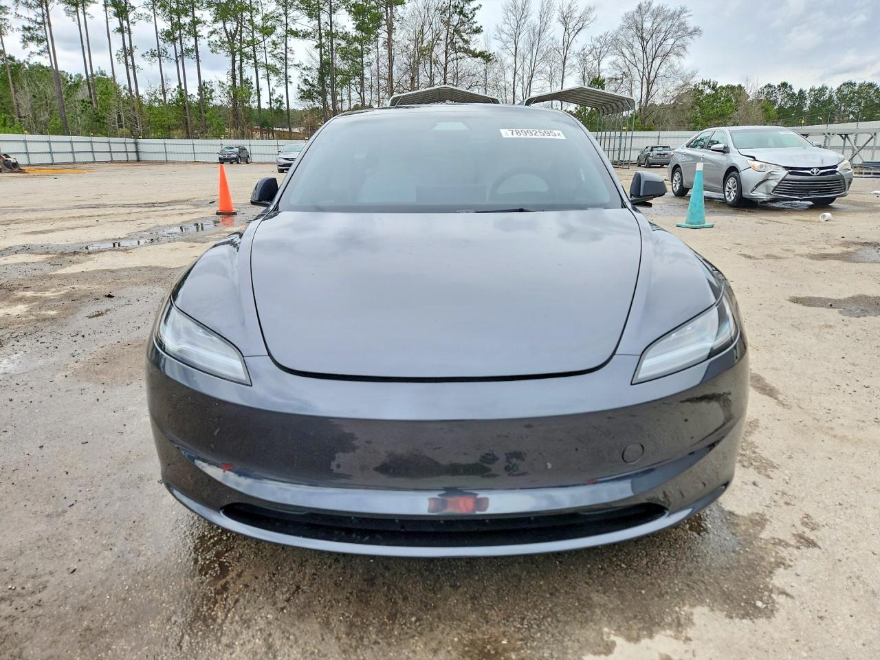 2025 Tesla Model 3 - Image 5