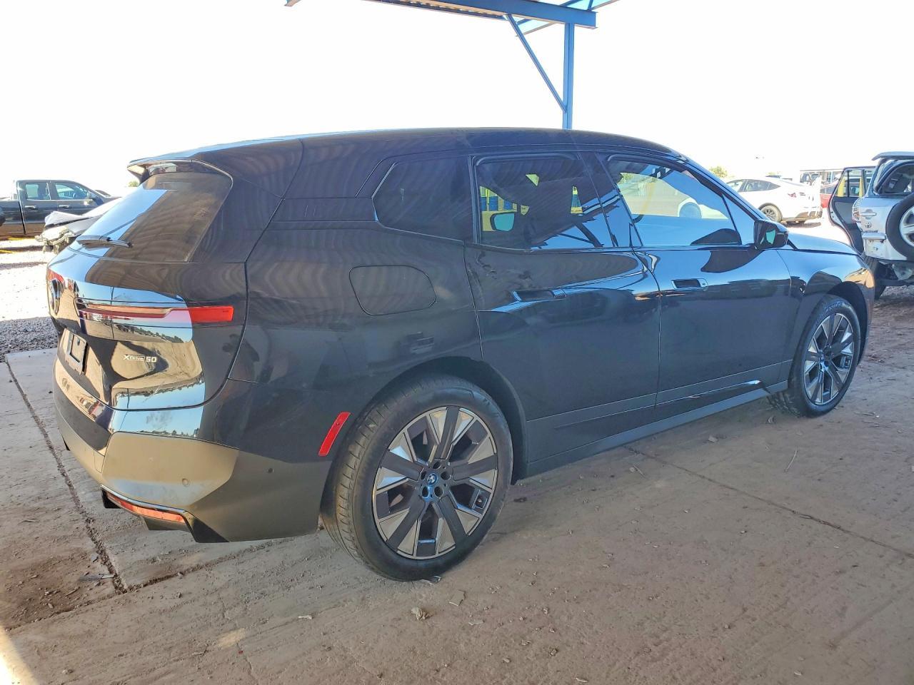 2025 BMW Ix - Image 3