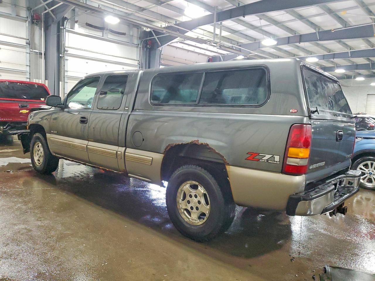 2002 Chevrolet Silverado K1500 - Фото 2