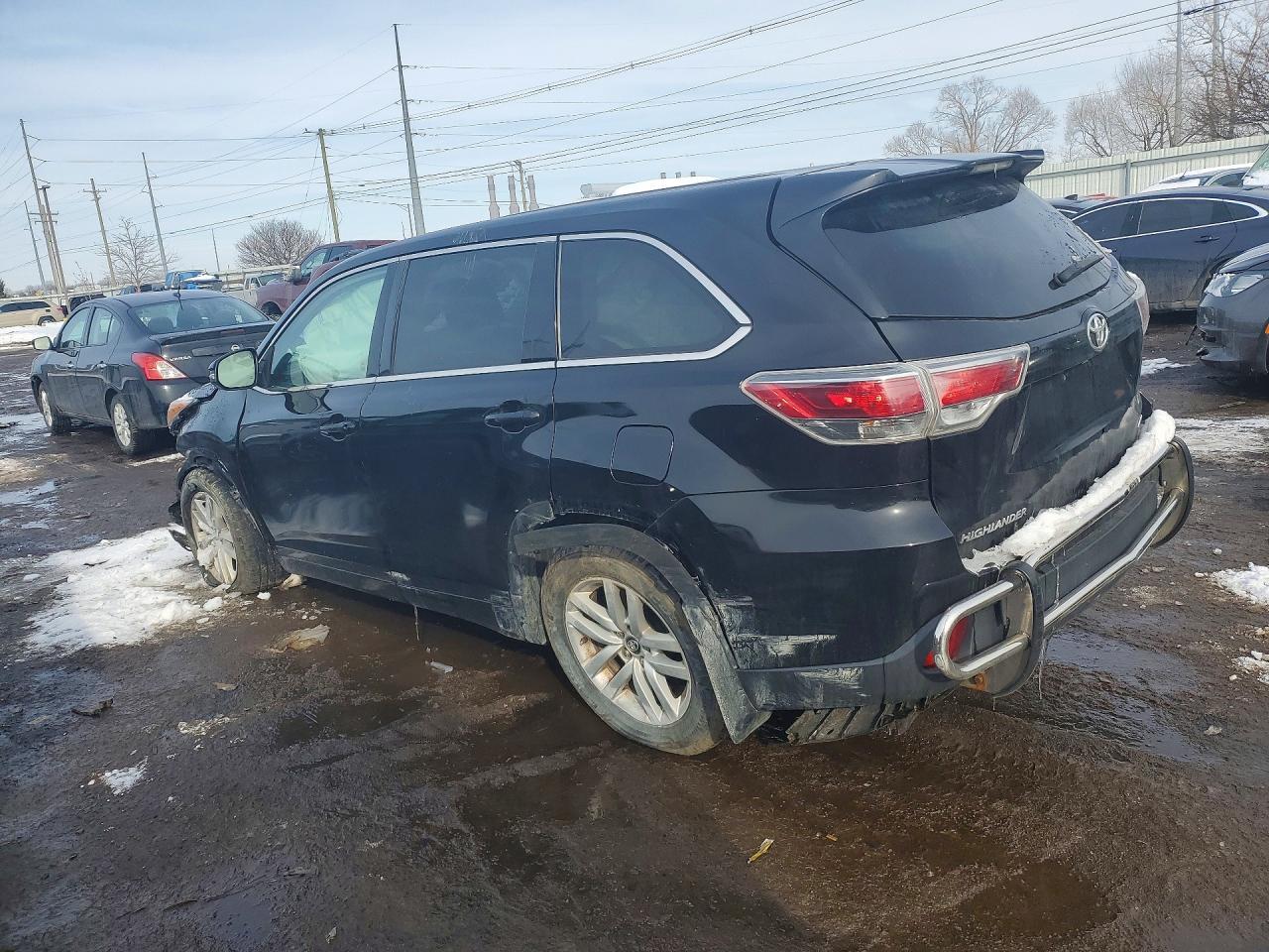 2016 Toyota Highlander Le - Фото 2
