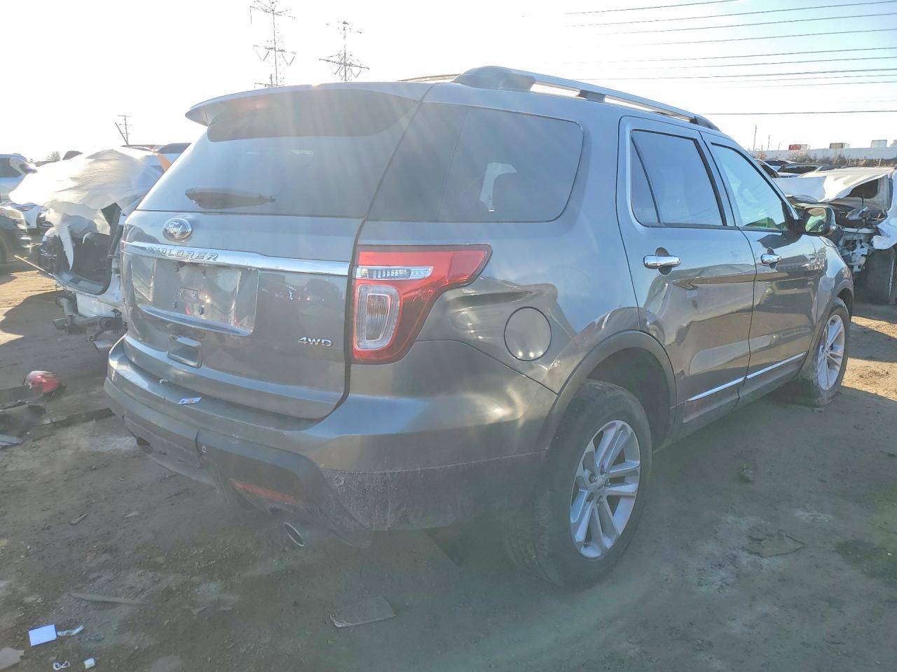 2014 Ford Explorer Xlt - Image 3