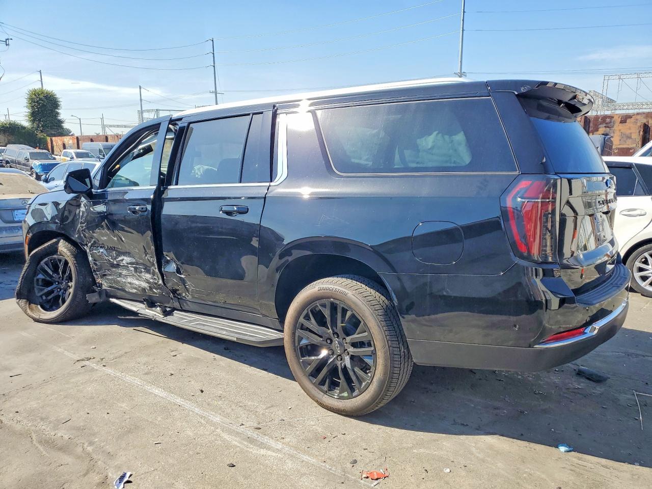 2025 Chevrolet Suburban C1500 Ls - Фото 2