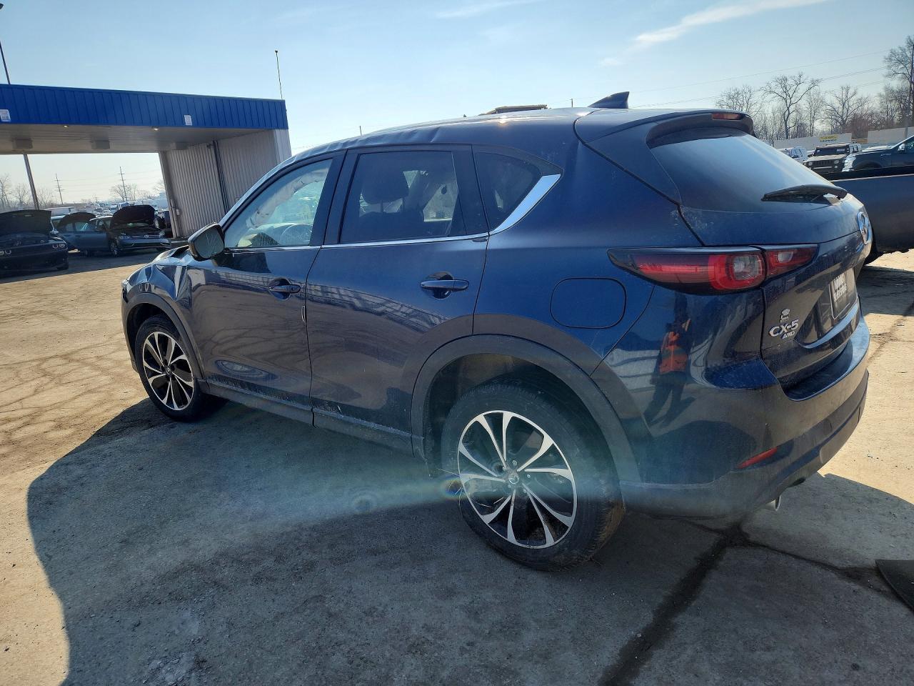 2022 Mazda Cx-5 Premium - Image 2