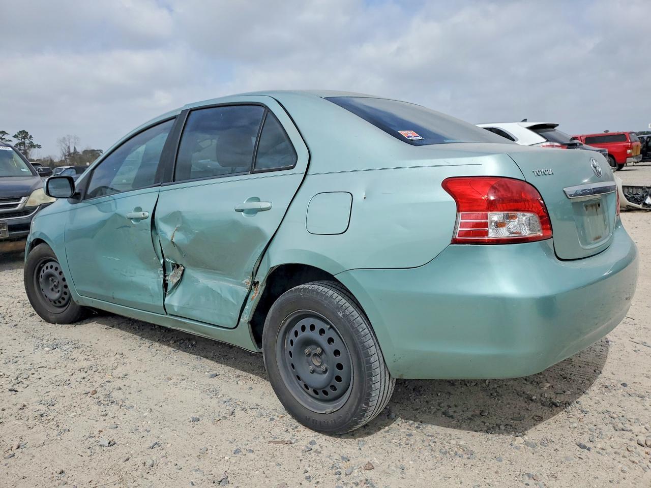 2007 Toyota Yaris Base - Image 2