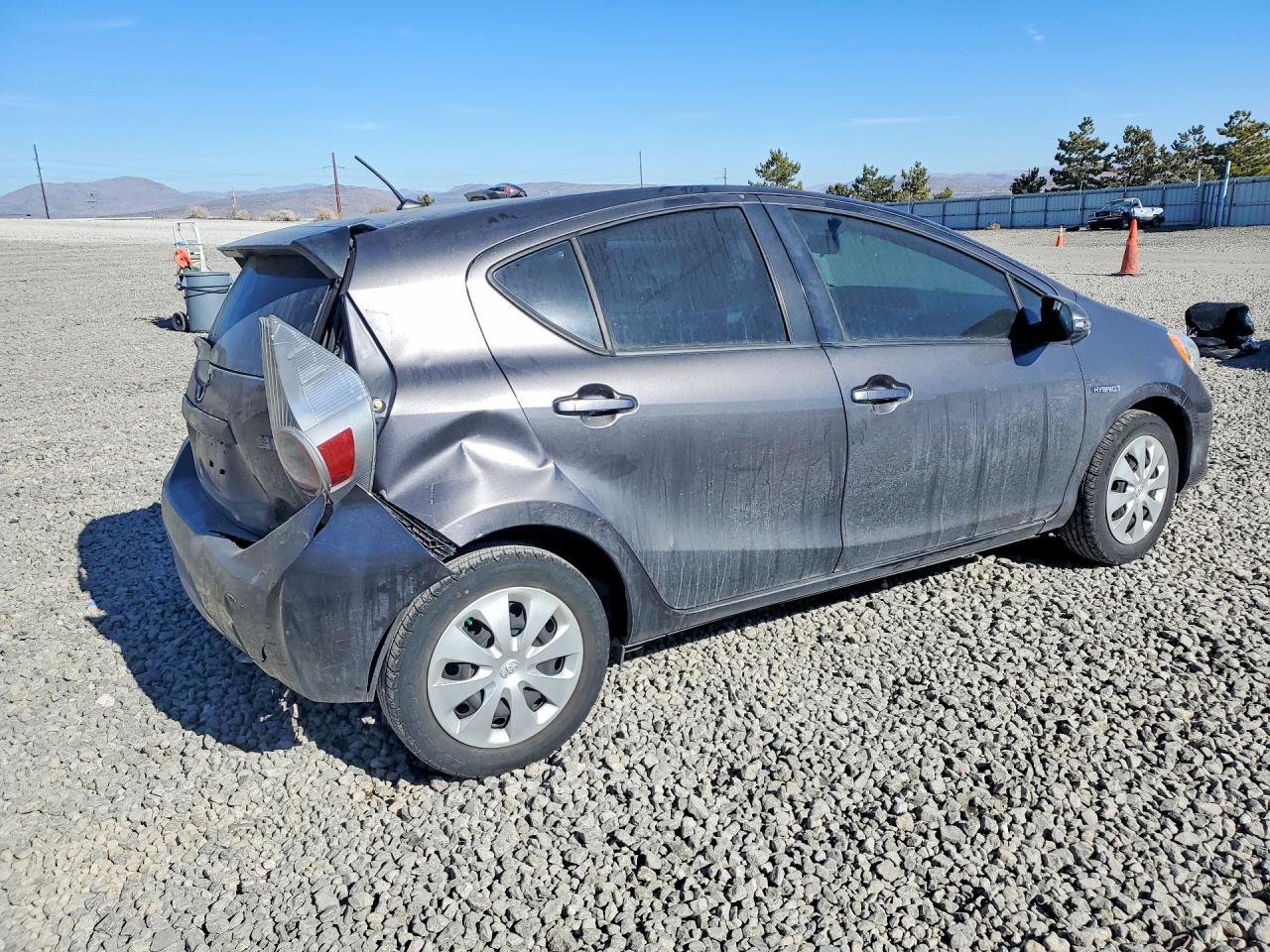 2014 Toyota Prius C - Image 3