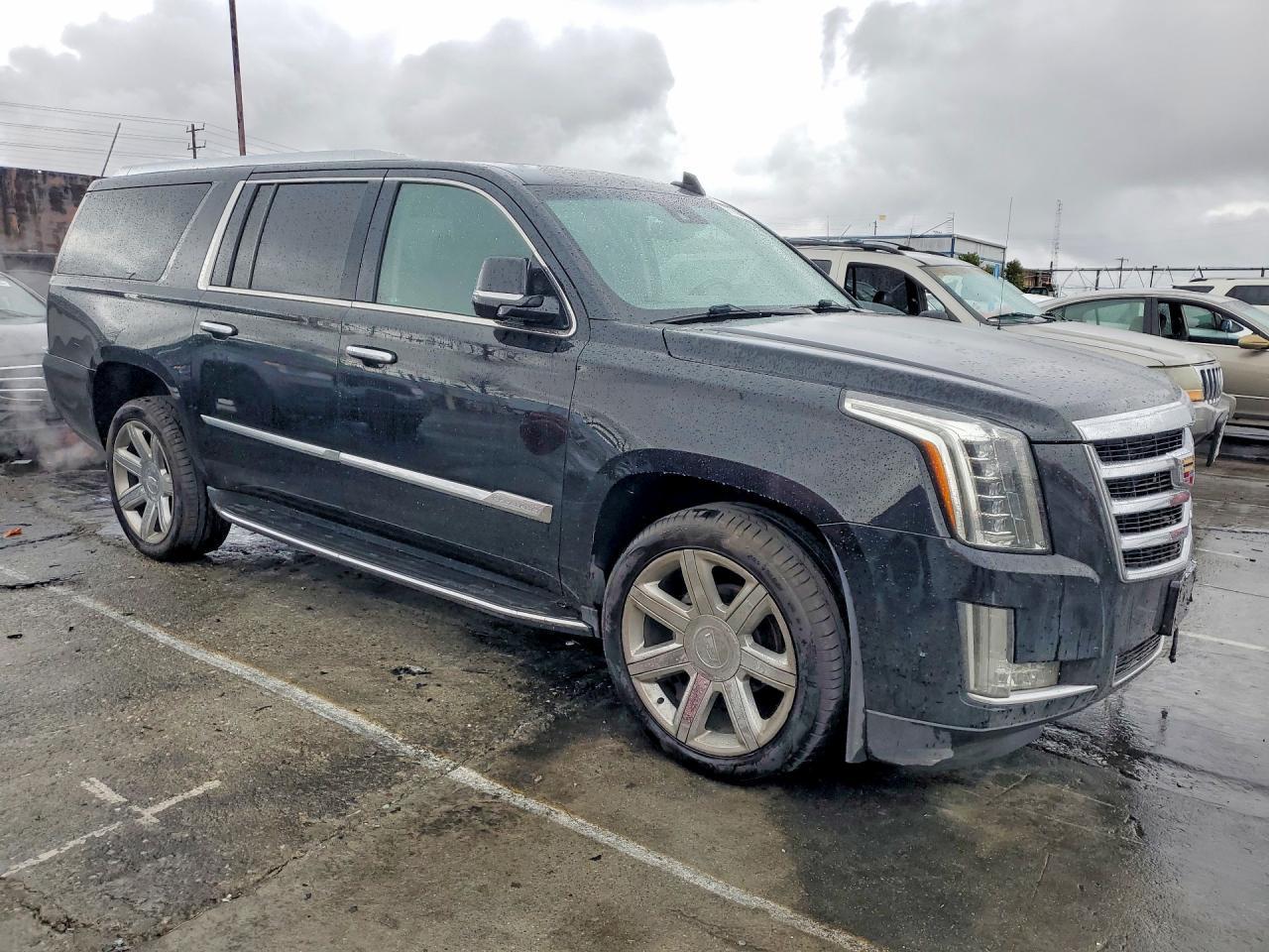 2018 Cadillac Escalade Esv Luxury - Image 4