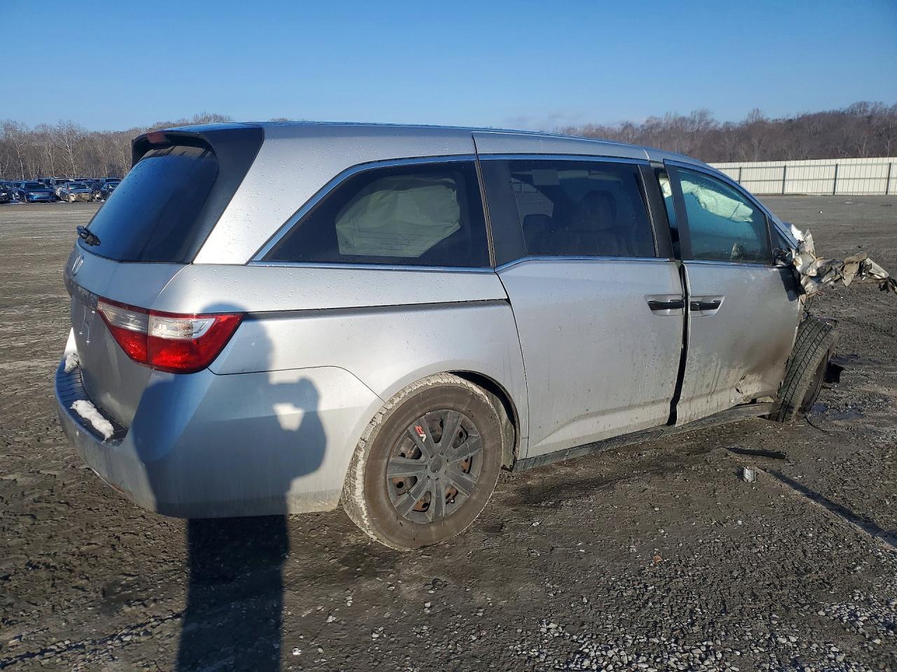 2013 Honda Odyssey Lx - Image 3