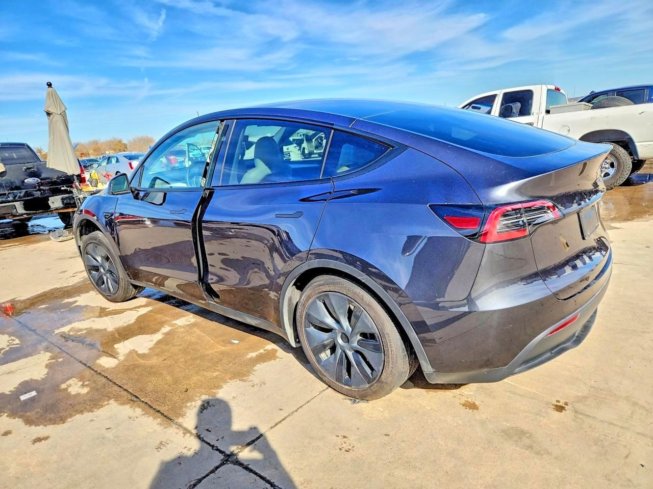 2024 Tesla Model Y - Image 2