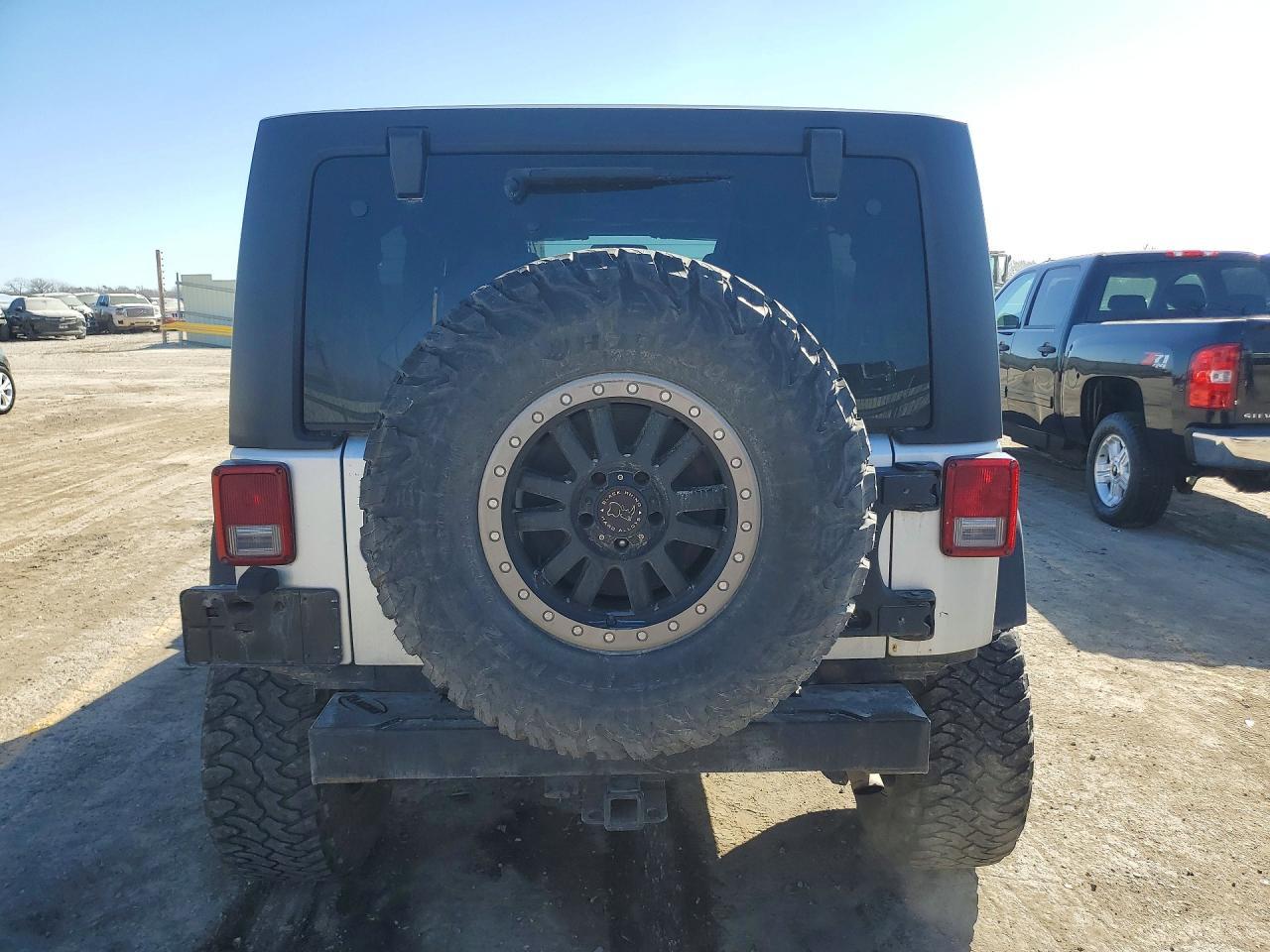 2011 Jeep Wrangler Unlimited - Image 6