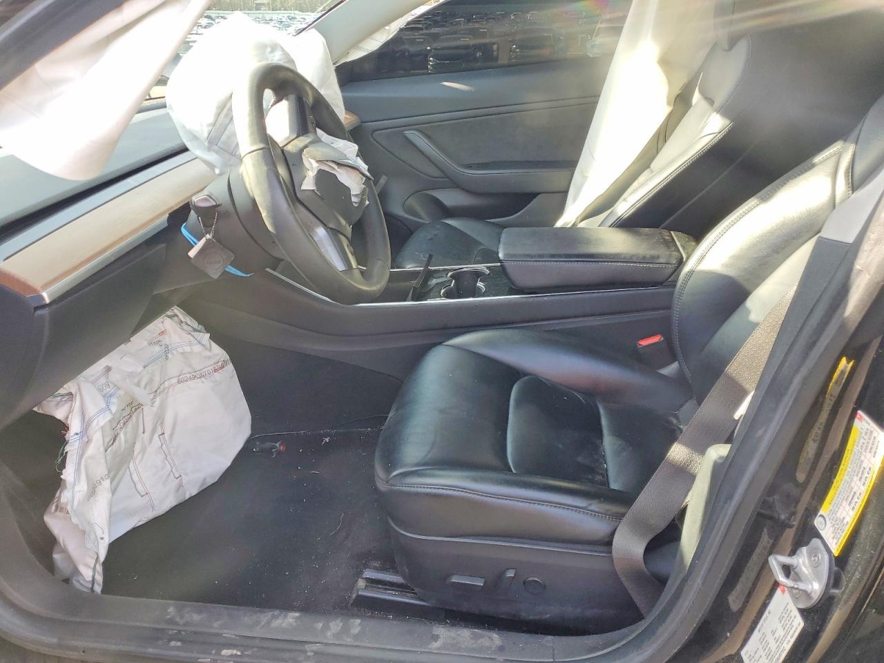 2018 Tesla Model 3 - Фото 7