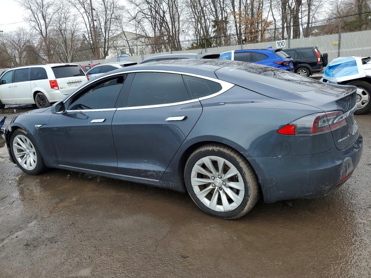 2016 Tesla Model S - Image 2