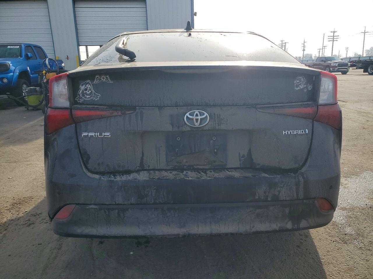 2020 Toyota Prius Xle - Image 6