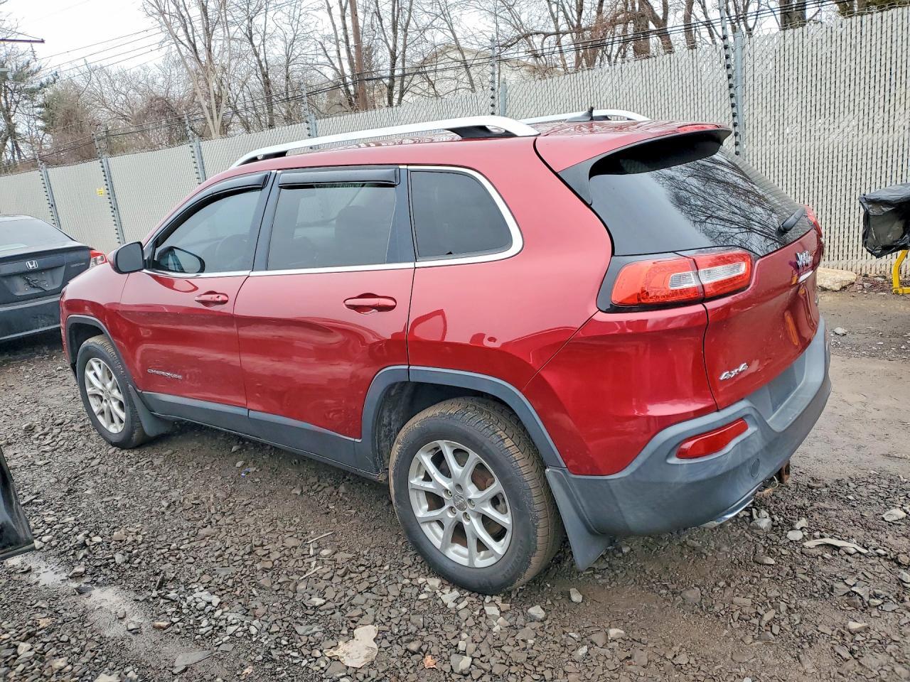 2015 Jeep Cherokee Latitude - Фото 2