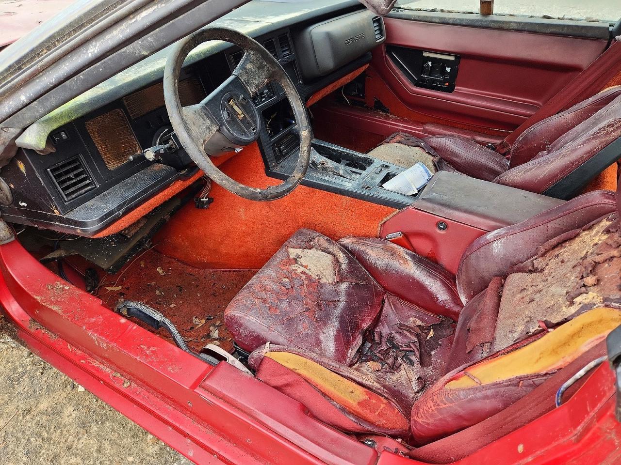 1984 Chevrolet Corvette - Фото 7