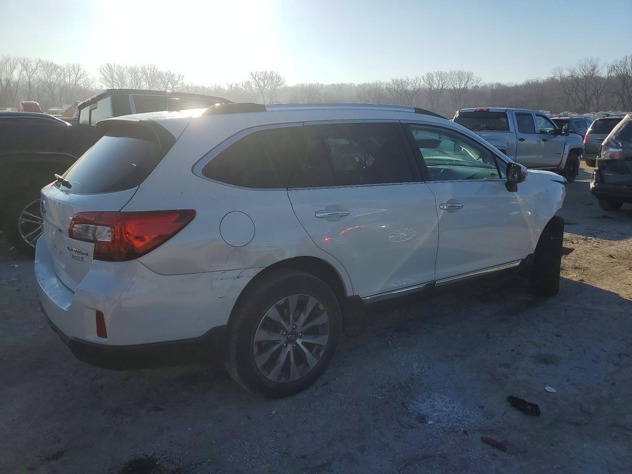2017 Subaru Outback Touring - Фото 3
