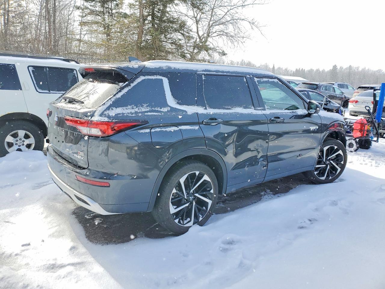 2025 Mitsubishi Outlander Sel - Image 3