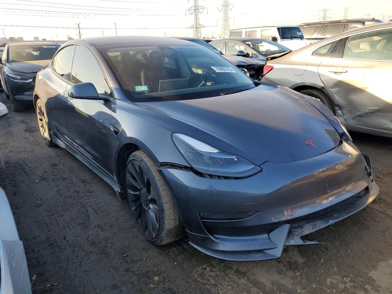 2023 Tesla Model 3 - Фото 4