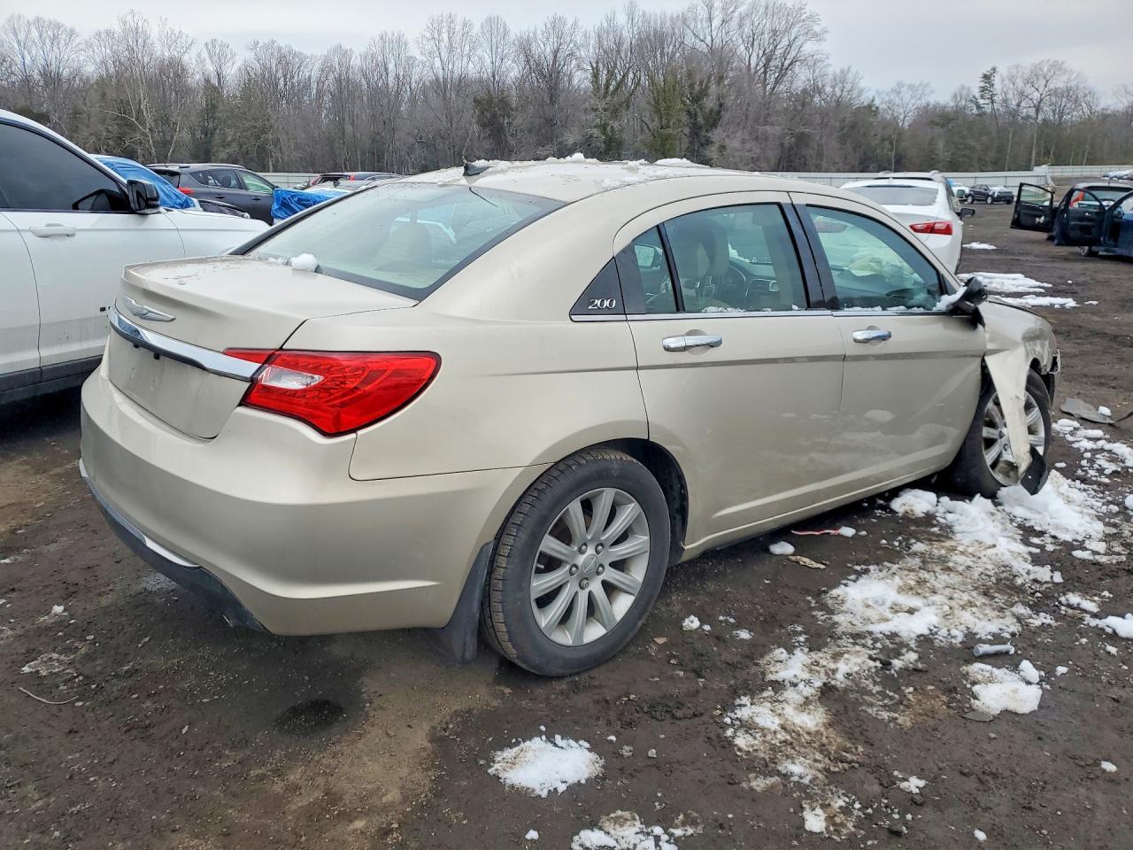 2013 Chrysler 200 Limited - Фото 3