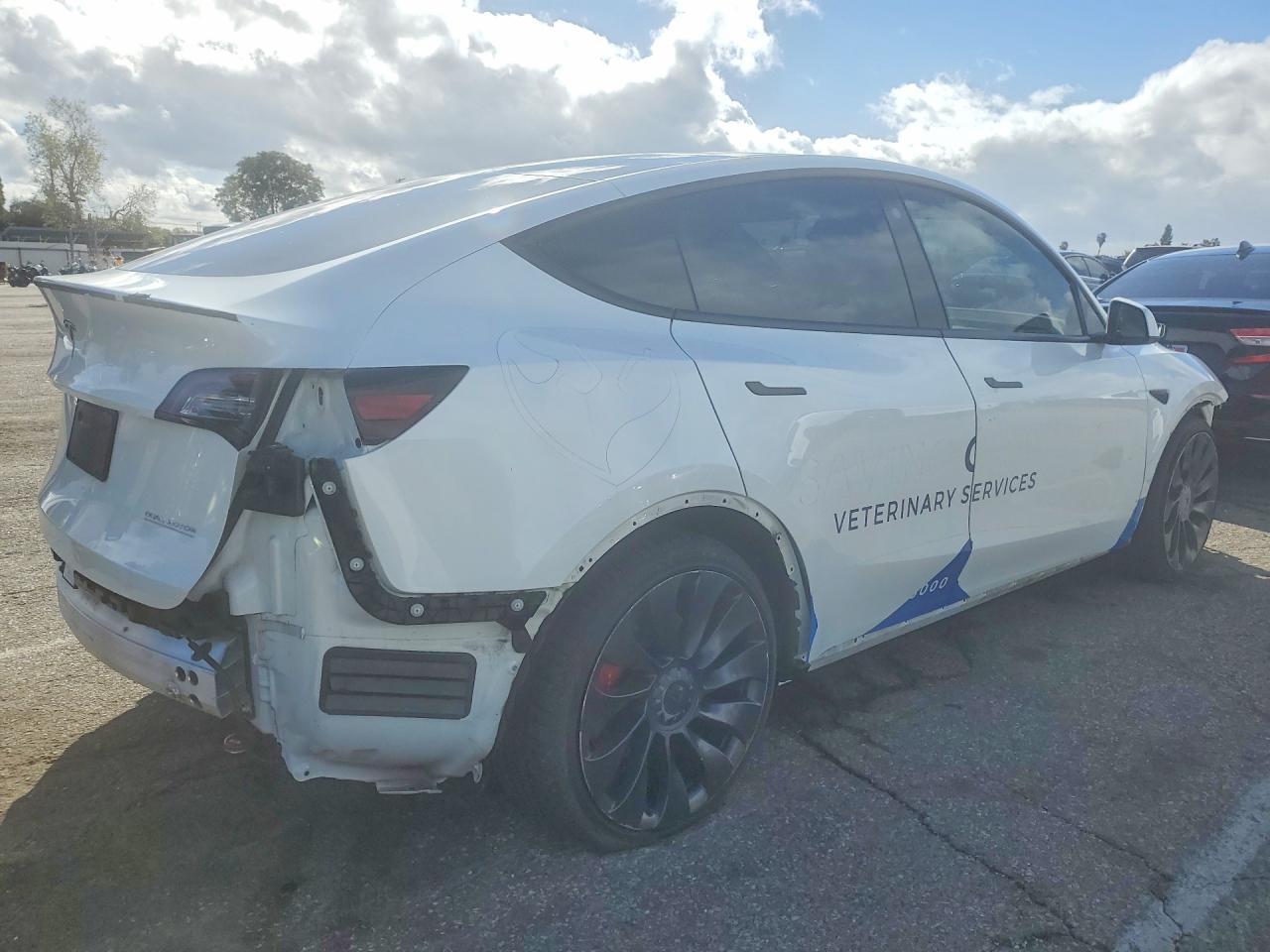 2022 Tesla Model Y - Image 3