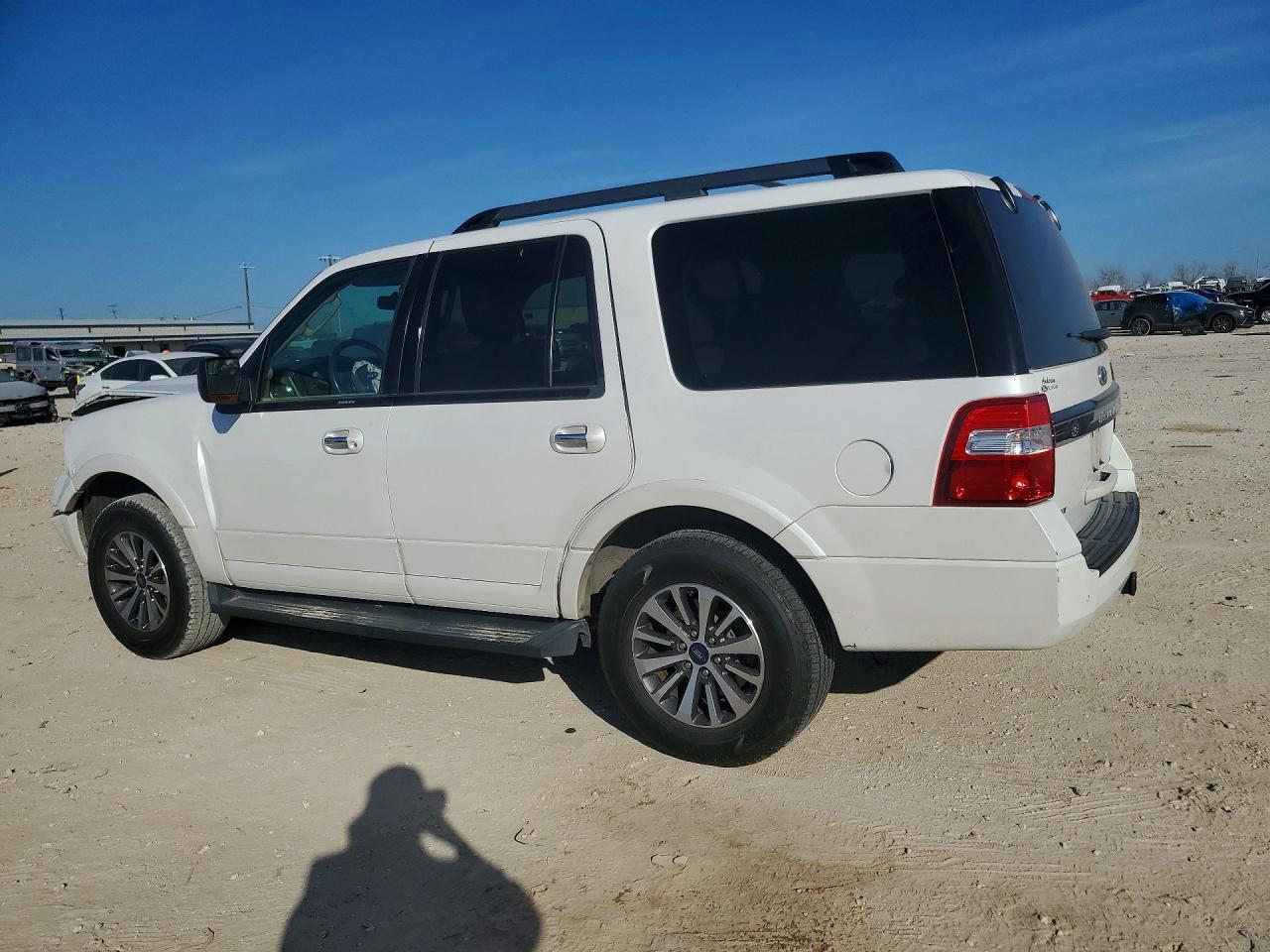2016 Ford Expedition Xlt - Фото 2