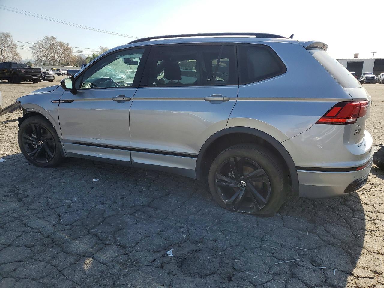 2024 Volkswagen Tiguan Se R-Line Black - Фото 2