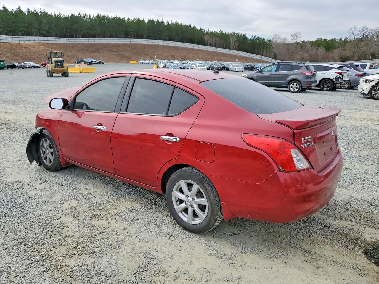 2014 Nissan Versa - Фото 2