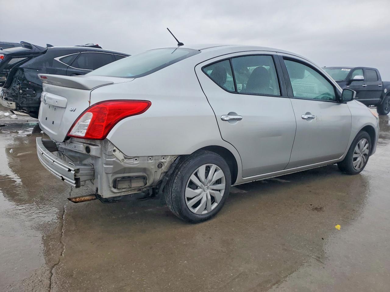 2017 Nissan Versa S - Image 3
