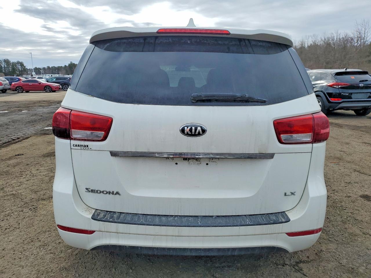 2016 Kia Sedona Lx - Фото 6
