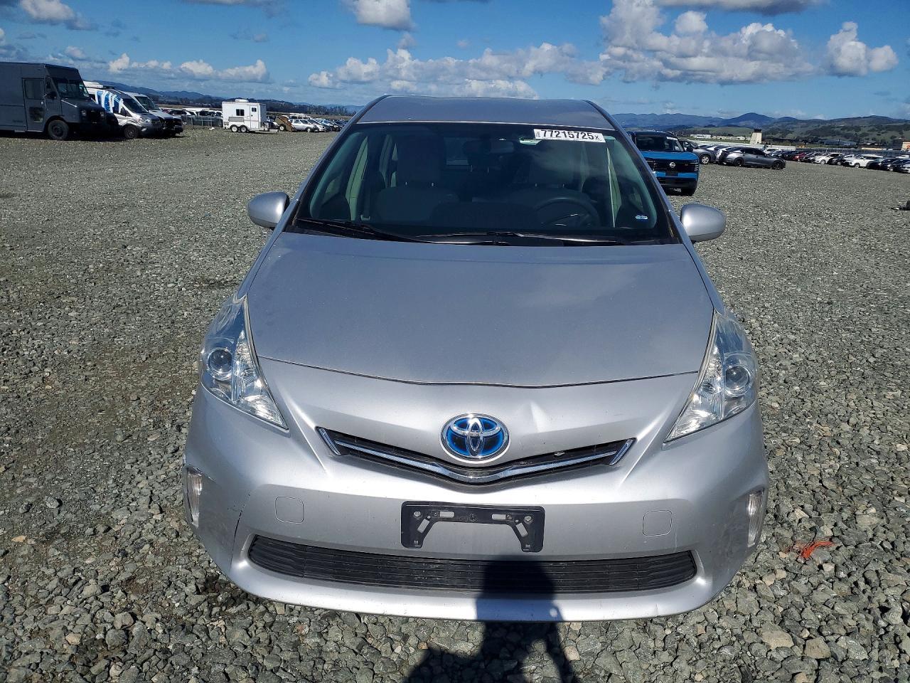 2014 Toyota Prius V - Image 5