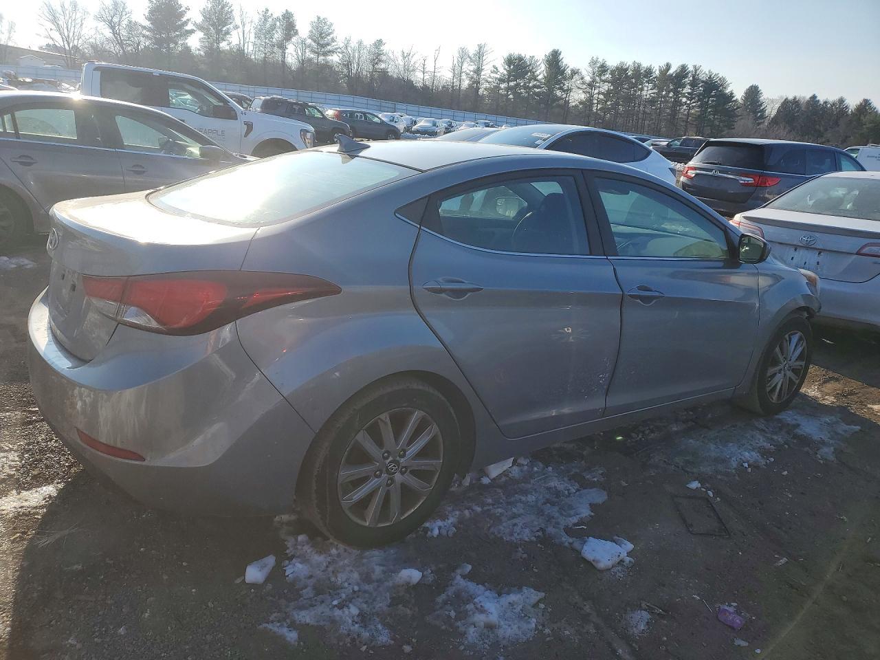 2015 Hyundai Elantra Se - Image 3