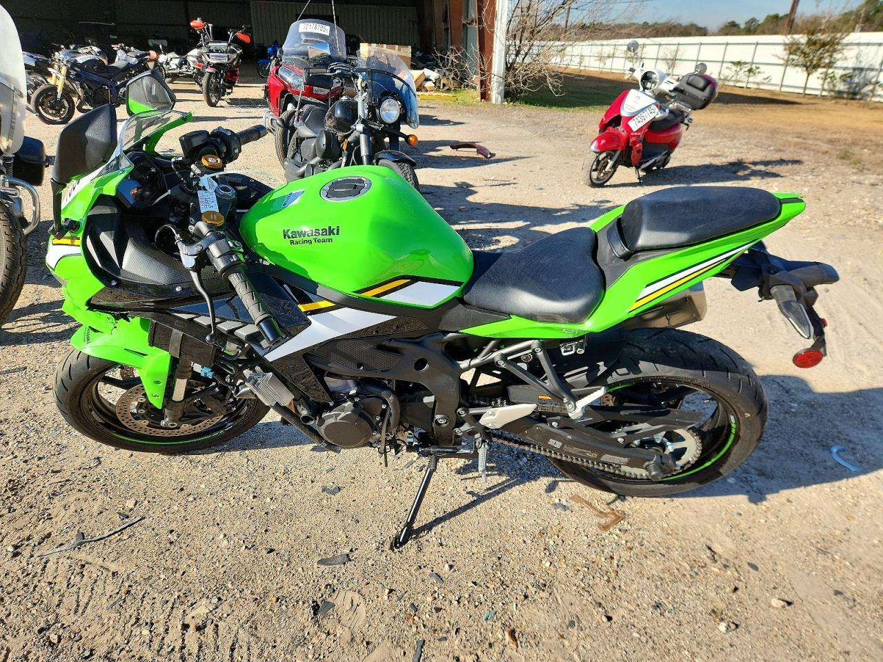 2025 Kawasaki Zx400 S - Фото 3