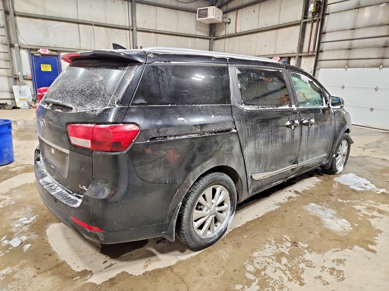 2018 Kia Sedona Lx - Image 3