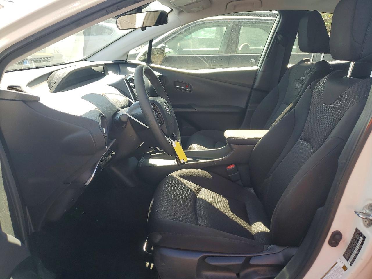 2020 Toyota Prius Le Awd-E - Image 7
