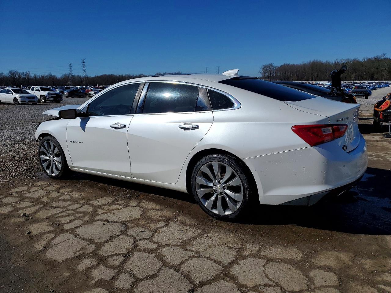 2016 Chevrolet Malibu Premier - Фото 2