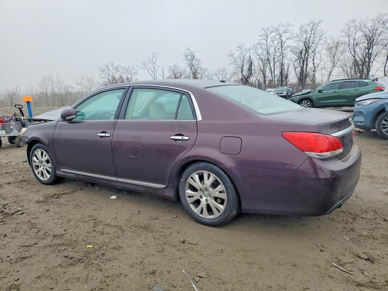2011 Toyota Avalon Base - Image 2