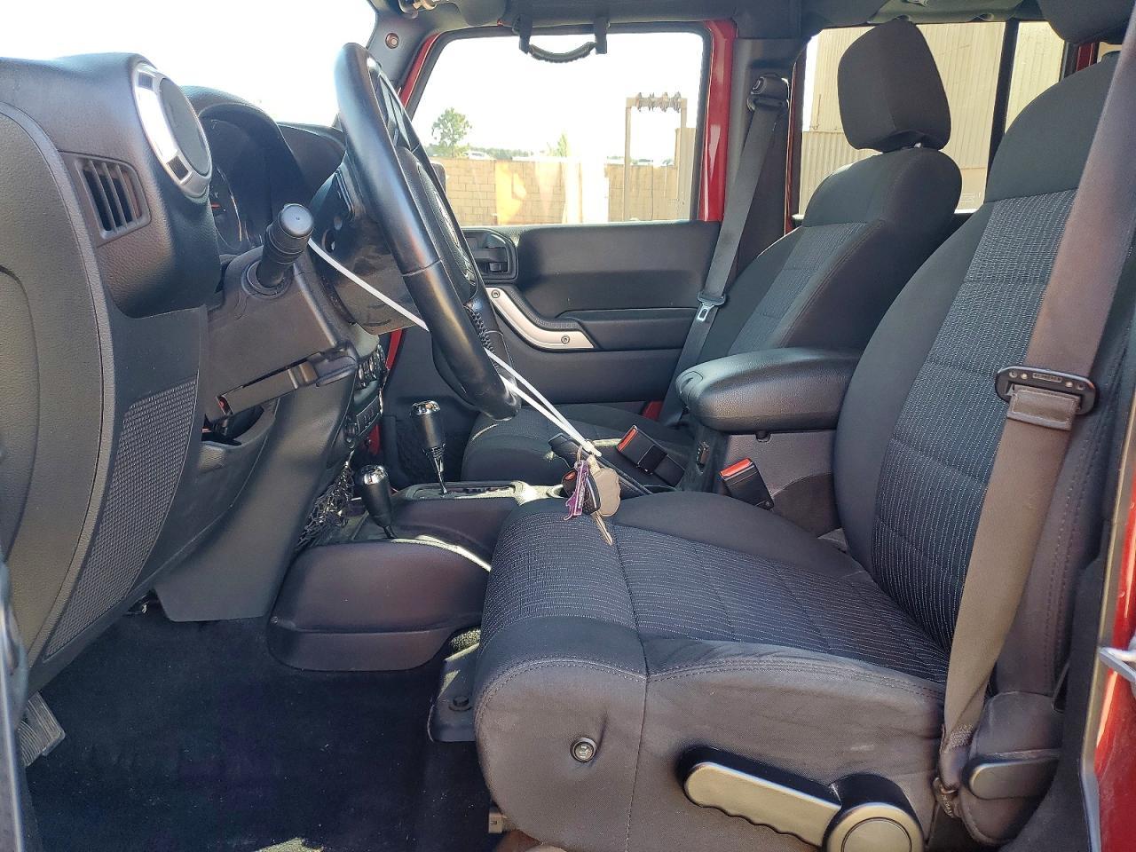 2011 Jeep Wrangler Unlimited Sahara - Фото 7
