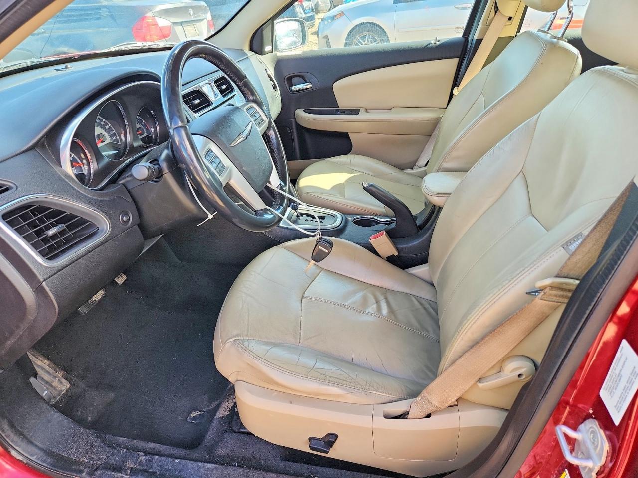 2013 Chrysler 200 Limited - Image 7