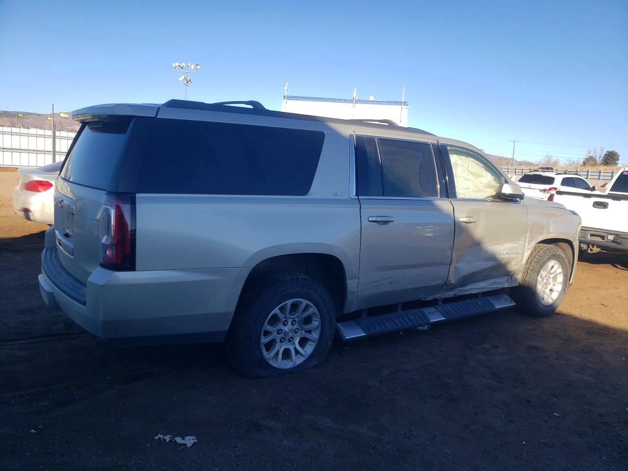 2017 GMC Yukon Xl K1500 Slt - Image 3