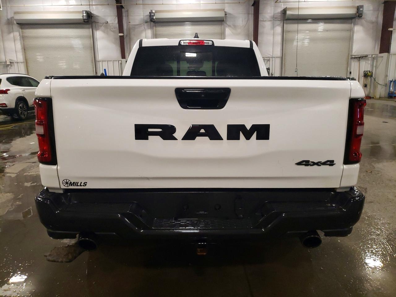 2025 Ram 1500 Tradesman - Фото 6