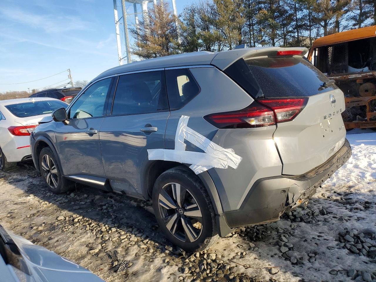 2021 Nissan Rogue Sl - Image 2