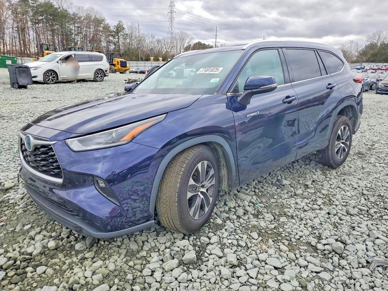 2021 Toyota Highlander Hybrid Xle