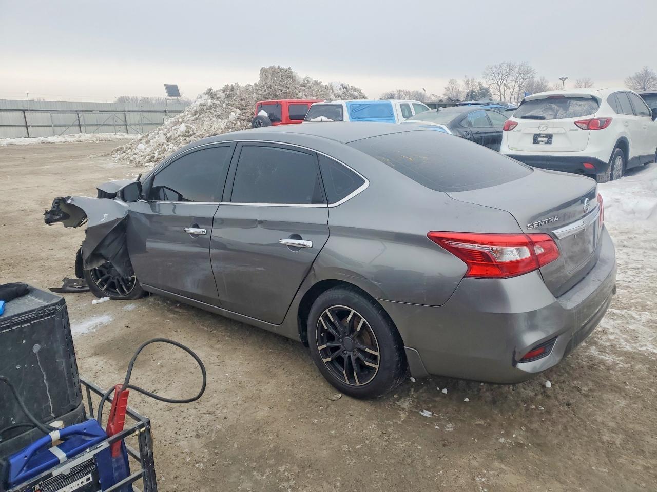 2017 Nissan Sentra S - Фото 2