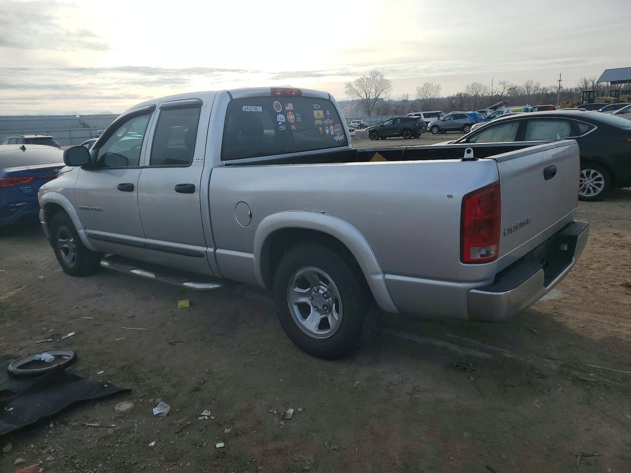 2002 Dodge Ram 1500 - Фото 2