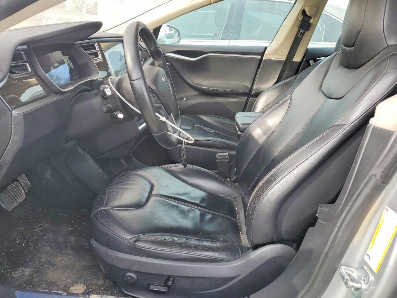 2014 Tesla Model S - Image 7