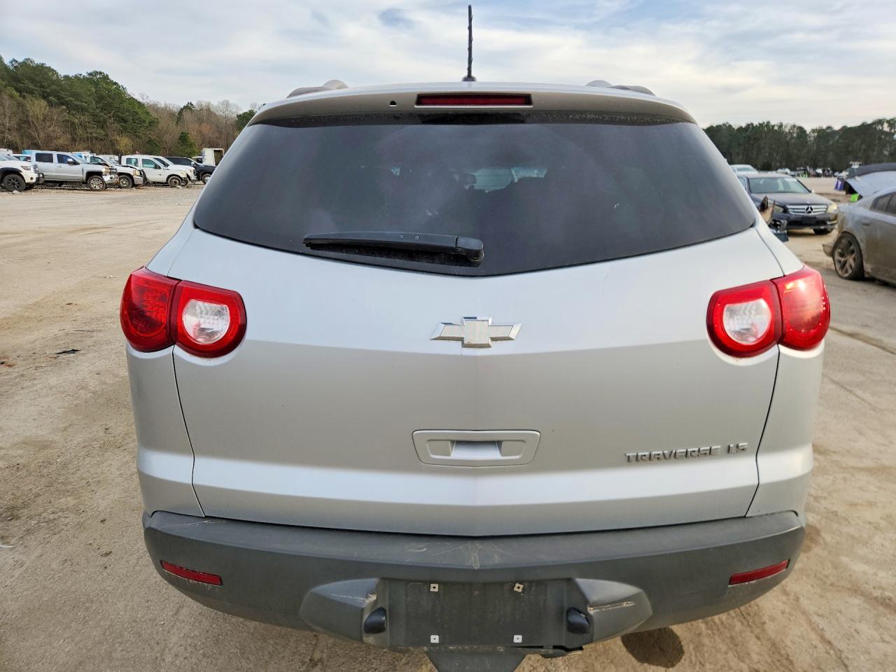 2011 Chevrolet Traverse Ls - Фото 6