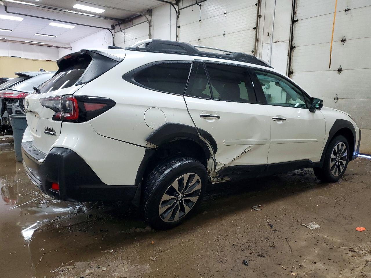 2023 Subaru Outback Touring - Фото 3