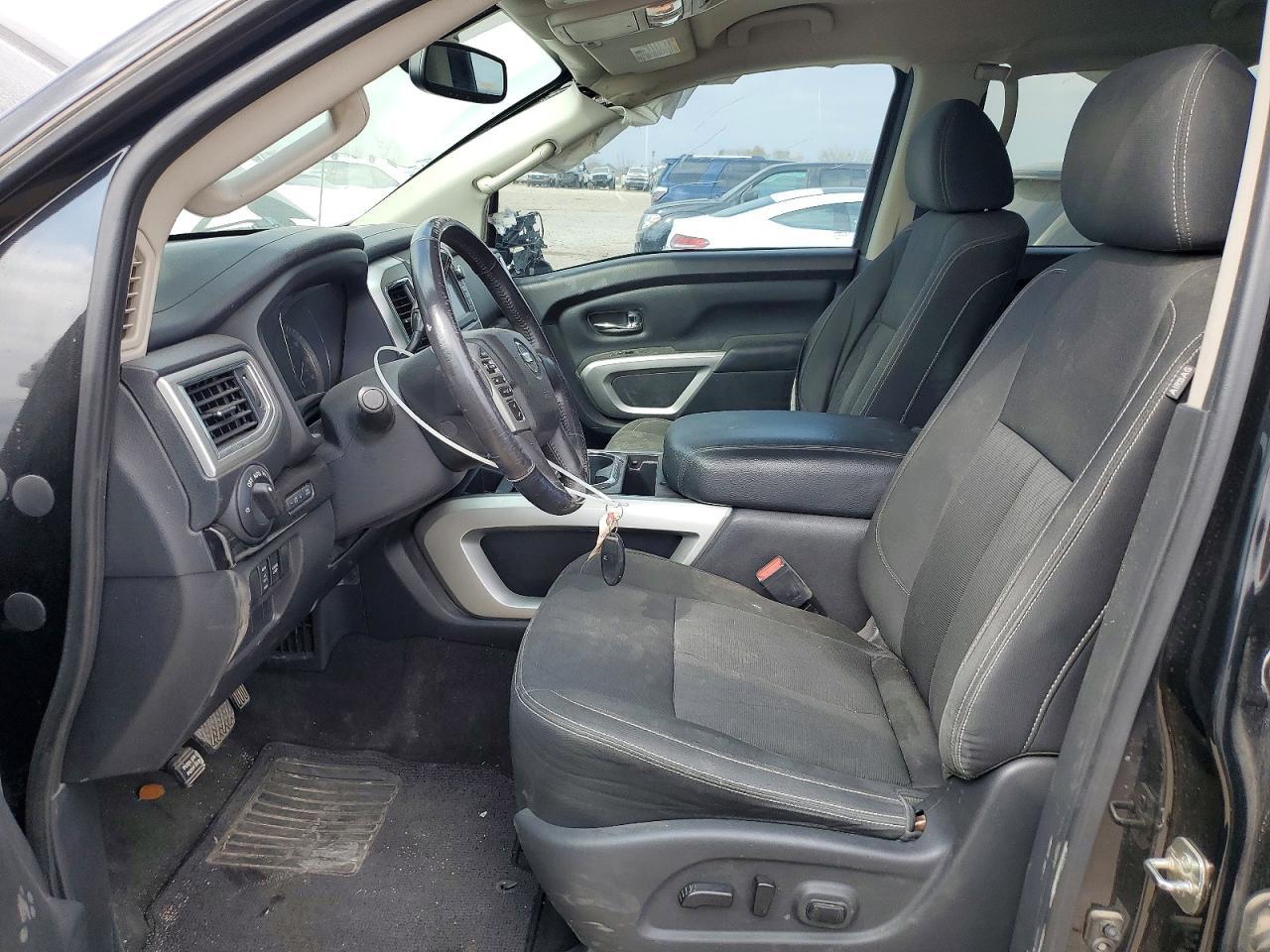 2019 Nissan Titan Platinum Reserve - Фото 7